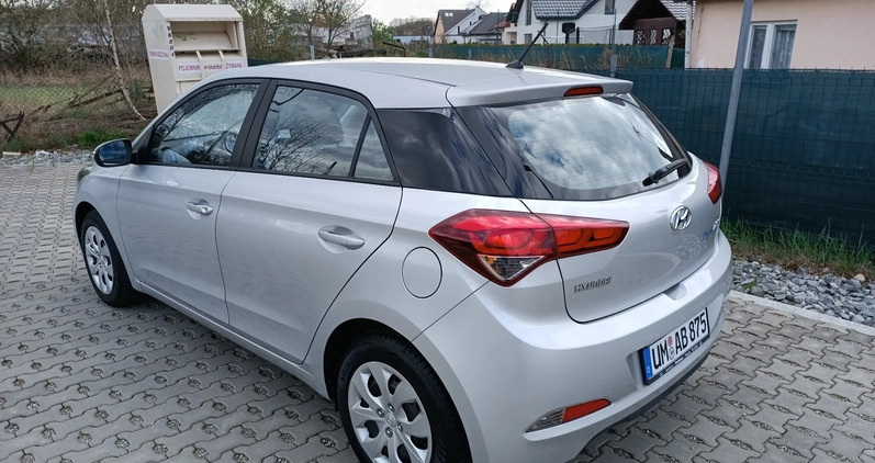 Hyundai i20 cena 37900 przebieg: 47000, rok produkcji 2017 z Dzierżoniów małe 379